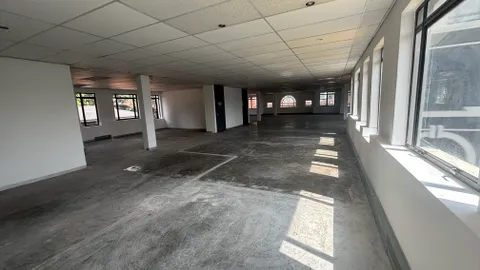 Office to let in Hyde Park (8)